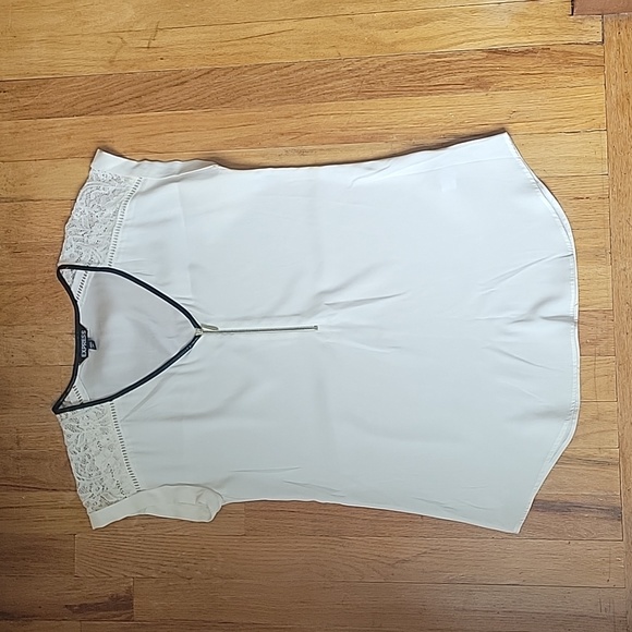 Express Blouses - Picture 2 of 12